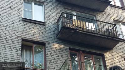 Сын столкнул мать с балкона пятого этажа в Новотроицке - newinform.com - Россия - Оренбургская обл.