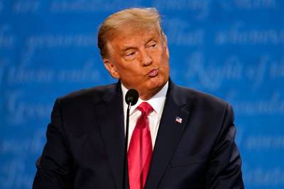 Дональд Трамп - Рудольф Джулиани - Популярность Трампа связали со смертностью от коронавируса - lenta.ru - США