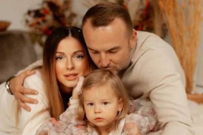 Игорь Сивов - Нюша поздравила дочь Симбу с днем рождения: "Ты уникальна" - skuke.net