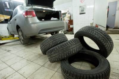 Автомобилистам Подмосковья рекомендовали сменить летнюю резину на зимнюю - m24.ru - Москва - Московская обл.