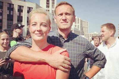 Юлий Навальный - Юлия Навальная - Жена Навального резко высказалась о причинах отравления мужа - mk.ru
