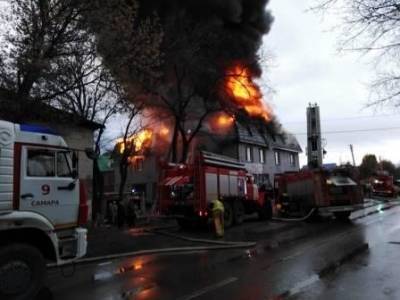В Самаре четыре человека пострадали во время пожара в частном доме - nakanune.ru - Россия - Самара