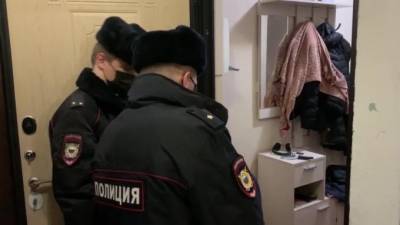 В Приморском районе Петербурга нашли "резиновую" квартиру с мигрантами - piter.tv - Санкт-Петербург - р-н. Приморский