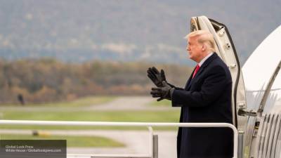 Дональд Трамп - Джо Байден - Второй день подряд противники Трампа встречают его у гольф-клуба - polit.info - США