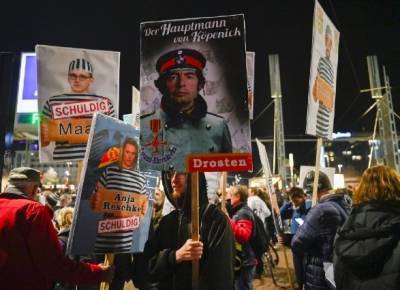 "Меркель должна уйти!": в Лейпциге противники коронавирусных ограничений атаковали полицию - unn.com.ua - Киев - Германия - Лейпциг