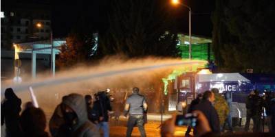 Протесты в Грузии. Против участников акции использовали водометы, есть пострадавшие — фото, видео - nv.ua - Грузия - Тбилиси