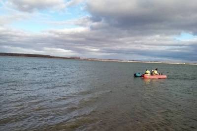 В Челябинской области ребенка на надувной лодке унесло на середину озера - chel.mk.ru - Челябинская обл.