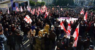 Батуми после акции протеста: здание правительства Аджарии окружено палатками - sputnik-georgia.ru - Грузия - Тбилиси