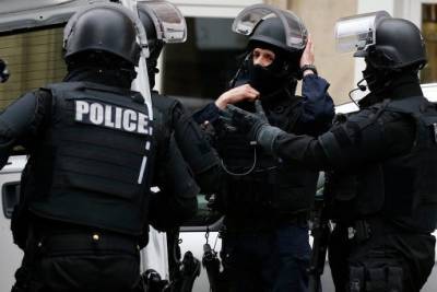 Кристоф Кастанер - Макрон из-за массовых протестов пообещал переписать закон о расширении полномочий полиции - infox.ru - Франция