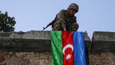 Азербайджанцы возвращаются в Лачин впервые за 28 лет - кадры отправления колонны военных - dialog.ua - Армения - Азербайджан - Ереван - Нагорный Карабах - район Лачинский