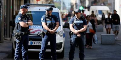 Кристоф Кастанер - Власти Франции отозвали статью о запрете публиковать фото полицейских - news-front.info - Франция - Париж