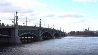 В ночь на 2 декабря в Петербурге снова разведут мосты для судна - piter.tv - Санкт-Петербург - Петербурга