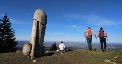 В Германии загадочно исчезла гигантская статуя пениса: полиция начала расследование - tsn.ua - Германия