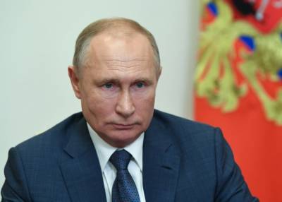 Владимир Путин - Путин пообещал разобраться в статье о госизмене - m24.ru