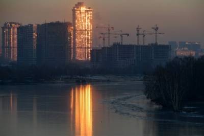 Москва-река начала покрываться льдом - aif.ru - Москва - Московская обл. - Звенигород