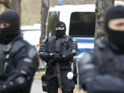 В Польше молодой человек хотел взорвать комиссариат полиции в Варшаве - unn.com.ua - Киев - Польша - Варшава