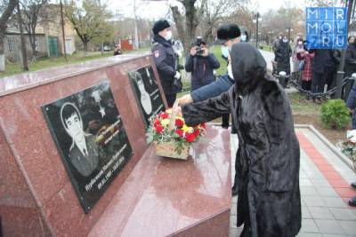 Мемориал в честь братьев Нурбагандовых открыли в Избербаше - mirmol.ru
