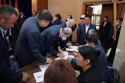10 января граждане Киргизии выберут президента и определят форму правления в республике - argumenti.ru - Молдавия - Киргизия - Парламент