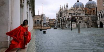 Забыли про шлюзы. Венеция оказалась под водой из-за ошибки синоптиков — фоторепортаж - nv.ua - Венеции - Венеция