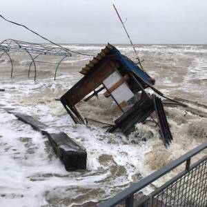 Опубликованы фото последствий сильного шторма в Кирилловке - reporter-ua.com - Азовское Море