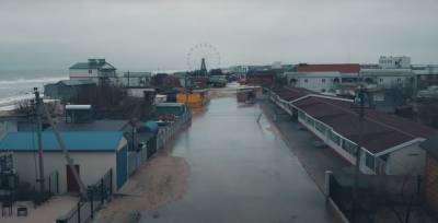 В Кирилловке размыло береговую линию и затопило часть баз отдыха: видео - news.24tv.ua - Бердянск