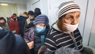В травмпункте Киева люди с переломами стоят в очередях по несколько часов - sharij.net - Киев - район Подольский