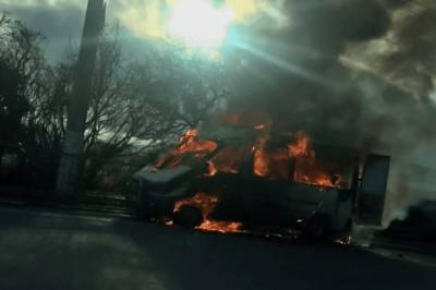 В оккупированном Крыму мужчина поджег канистру с бензином в закрытом микроавтобусе, поджигатель погиб - vkcyprus.com - Крым