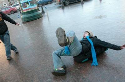 Екс-нардеп пояснв, чому киянам доводиться лазити рачки по тротуарам - from-ua.com - Украина - місто Київ