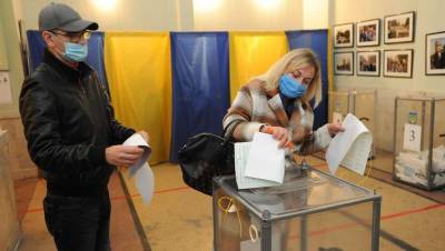 Голосование в больницах и агитация онлайн: как в мире проходили выборы во время пандемии - informburo.kz - Молдавия