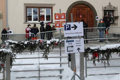 Ален Берсе - Власти Швейцарии попросили туристов не приезжать на горнолыжные курорты - lenta.ru - Швейцария