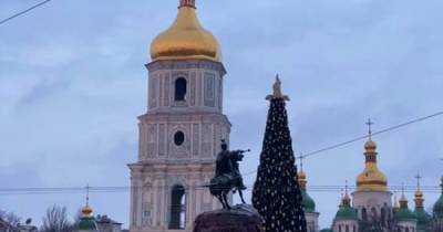 В ПЦУ возмущаются "ведьминской шляпой" на главной елке страны - focus.ua - Киев