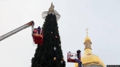 Николай СВЯТОЙ (Святой) - Шляпу на новогодней елке в центре Киева заменят звездой - ru.espreso.tv - Киев