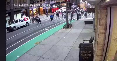 Matter - В Нью-Йорке автомобиль протаранил толпу активистов Black Lives Matter: видео - tsn.ua - США - Киев - Нью-Йорк - Нью-Йорк