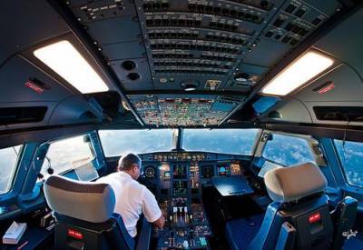 «Я-пилот и я требую гласности», летчик рассказал, что новая система навигации – это полет «вслепую» и угроза для жизни пассажиров - argumenti.ru