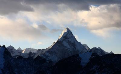 Синьхуа (Китай): какие испытания ждут человека при покорении горы Джомолунгма с северного склона? - inosmi.ru - Непал