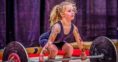 Сумасшедший рекорд: семилетняя девочка подняла штангу весом 80 кг (видео) - tsn.ua - США - Канада - Оттава