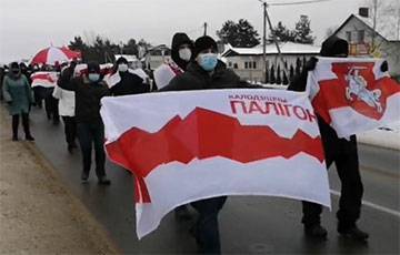 Белорусы неожиданно вышли на акции протеста в субботу - charter97.org - Белоруссия - район Смолевичский