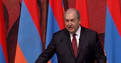 Армен Саркисян - Президент Армении требует созвать парламент из-за ситуации в Карабахе - ren.tv - Армения - Азербайджан - район Гадрутский