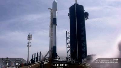 Falcon 9 успешно стартовала, первая ступень села в Атлантике - vesti.ru - США - шт.Флорида - Нью-Йорк