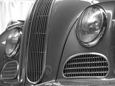 Неизвестные устроили стрельбу из окна автомобиля Maybach на Тверской в Москве - argumenti.ru - Москва - Тверская обл.