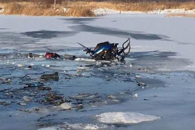 В Пинежском районе утонул мужчина, передвигавшийся по льду на снегоходе - chel.mk.ru