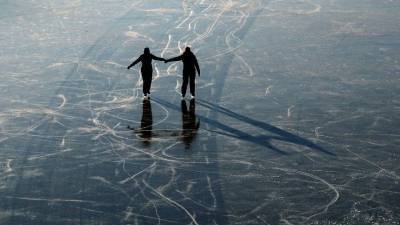 Почему россияне выходят на тонкий лед вопреки предупреждениям спасателей? - 5-tv.ru - Краснодарский край - Приморье край