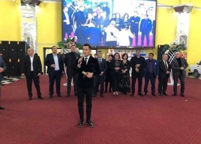 Алмазбек Атамбаев - В Киргизии депутаты побывали на свадьбе, где собралось около тысячи гостей - eadaily.com - Киргизия - Бишкек - Ош