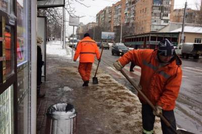 В КГГА призвали коммунальщиков и глав районов начать уборку столичных улиц - newsone.ua - Украина