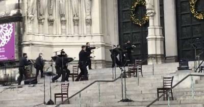 В Нью-Йорке мужчина открыл стрельбу во время рождественского концерта в соборе - focus.ua - Нью-Йорк - Нью-Йорк