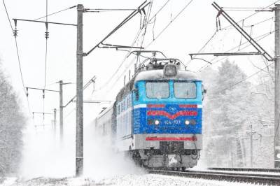 В результате непогоды в Украине произошел сбой в графике движения поездов - vkcyprus.com - Киев - Харьков