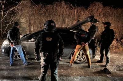 В Киеве разоблачили группу правоохранителей, которые удерживали мужчину в гараже и требовали от него взятки - vkcyprus.com - США - Киев