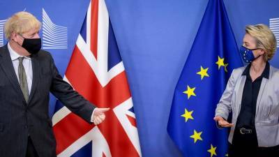 Борис Джонсон - Le Figaro: «мыльная опера» — Лондон и ЕС решили продлить переговоры по брекситу - obzor.lt - Англия - Лондон - Брюссель - Ляйен - Ес
