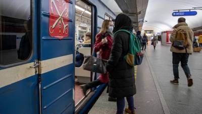 Пассажиропоток в метро Петербурга в пандемию сократился на треть - dp.ru - Санкт-Петербург