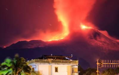 На Сицилии проснулся вулкан Этна - rbc.ua